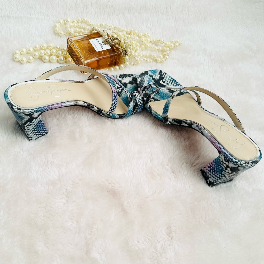 Jessica Simpson Block Heel Sandal - Picture 3 of 11